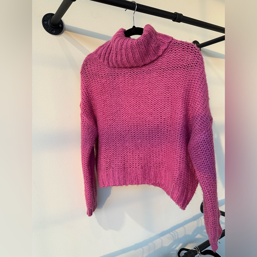 Pink BillaBong knot sweater 💗